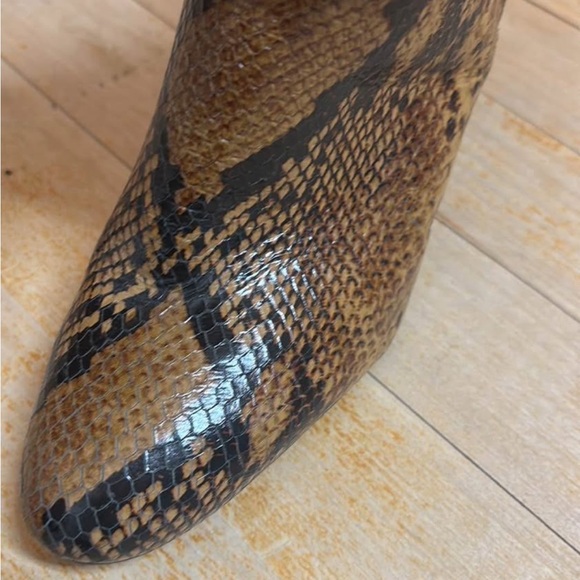 Vince Camuto Tan Snake Print Leather Ankle Booties - Picture 7 of 12